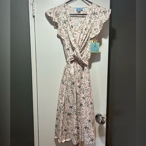 Cece floral midi dress with v neck and tie waist.